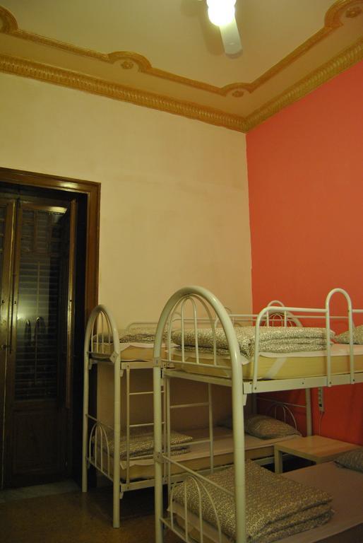 On The Way Hostel Palerme Extérieur photo